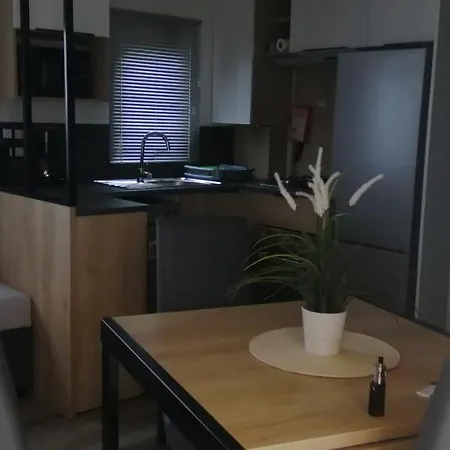 Mobil Moderne Neuf Et Ultra équipé De 6 à 8 Couchages Parque de Campismo *