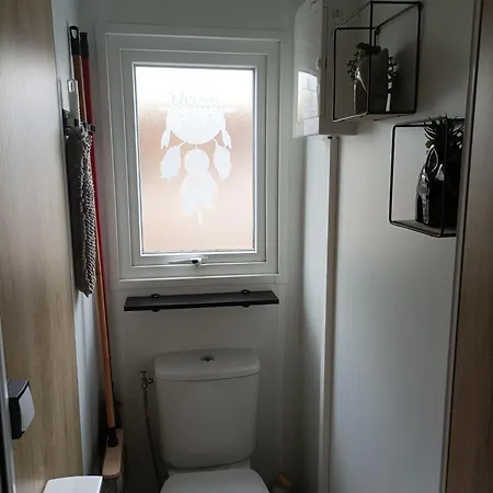 Mobil Moderne Neuf Et Ultra équipé De 6 à 8 Couchages Campeggio